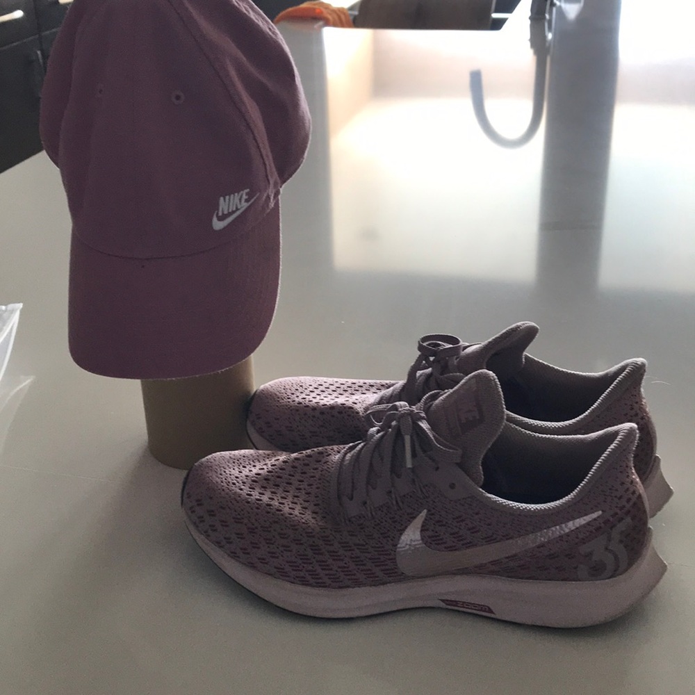 Bundle tennis and hat